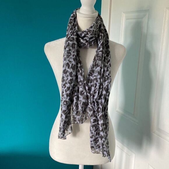 Ann Taylor Loft Gray Animal Print Scarf - Picture 1 of 7